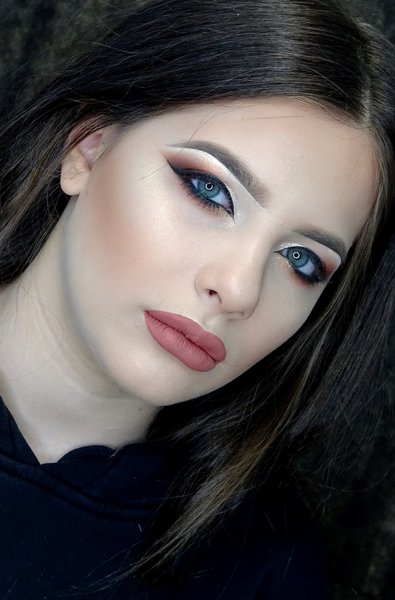 Emilia Ungureanu - Artistic Makeup Studio